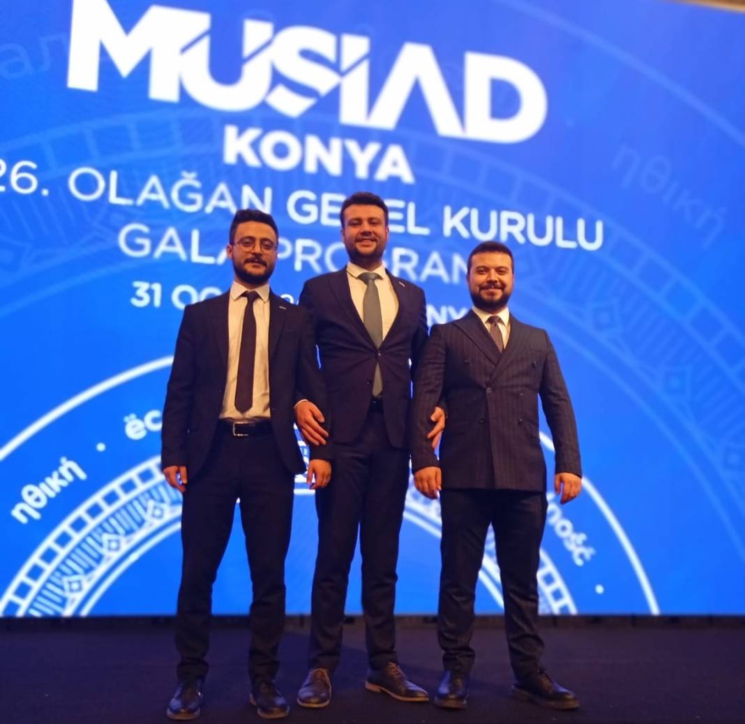 Genç iş insanları bir arada 1